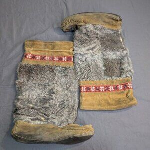 Vintage Handmade Native American Moccasin Mukluk Fur Beaded